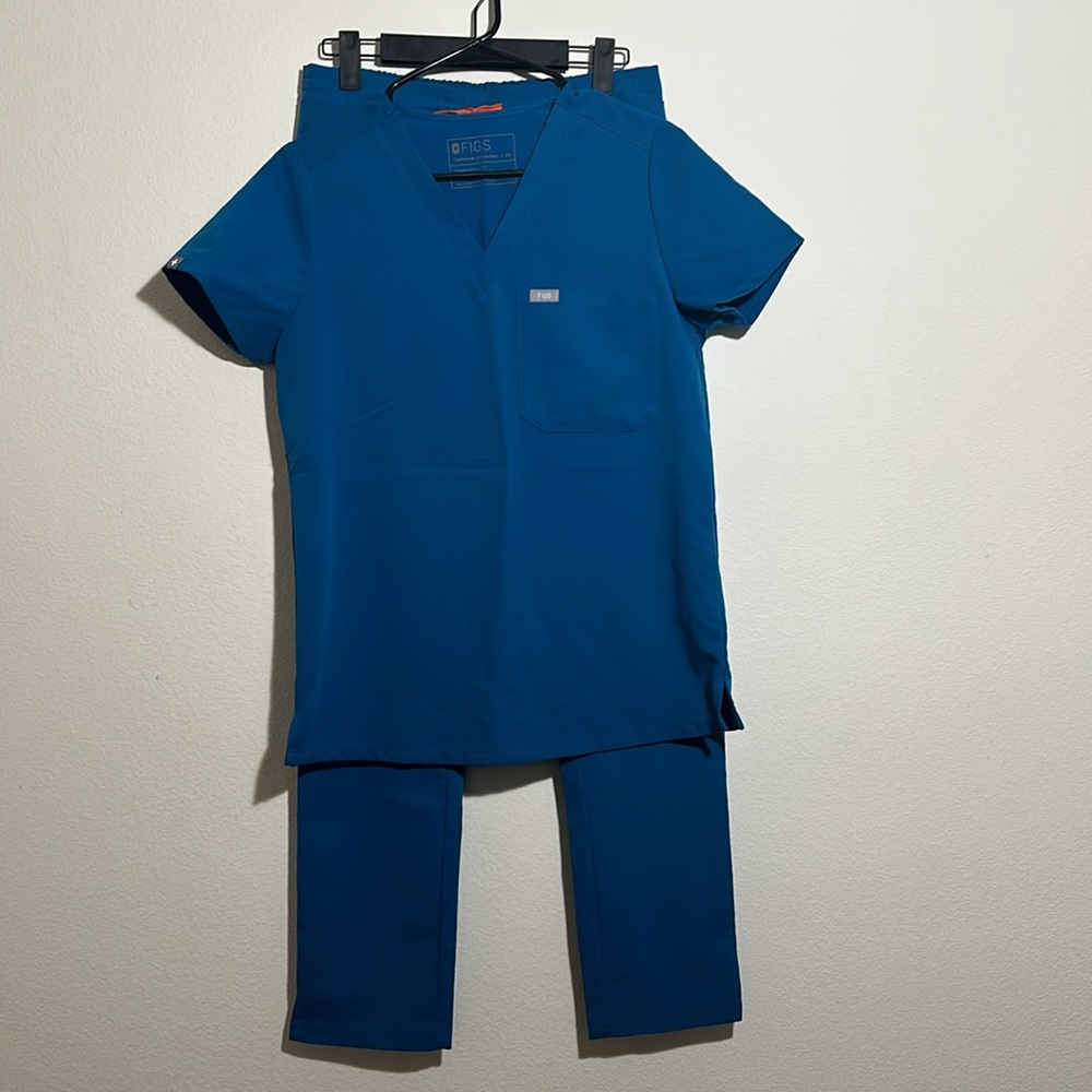 FIGS Scrub Set in XS